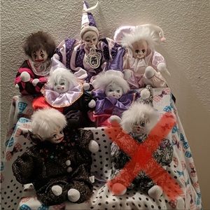 Set of 7 clown dolls!